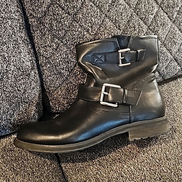 Lane Bryant 10W Moto boots black vegan leather silver buckles zippered - Picture 1 of 3
